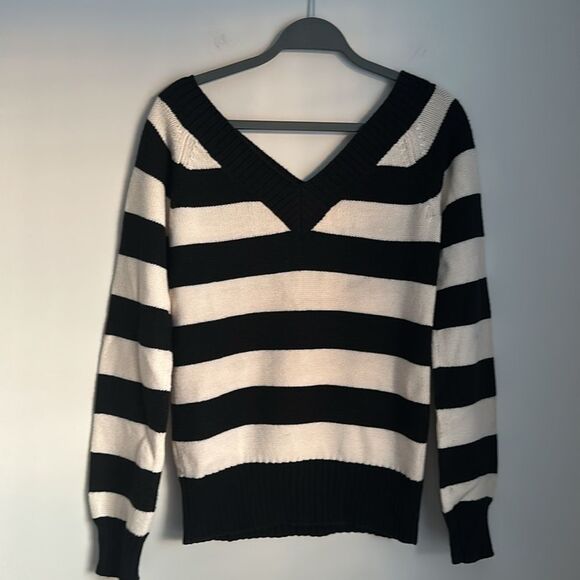 Theory Women’s 100% Wool Black/White Stripe Sweater V Neck Long Sleeve Size M - Picture 10 of 12